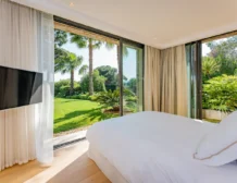 Saint-Tropez villa with tennis court and sea view for rent