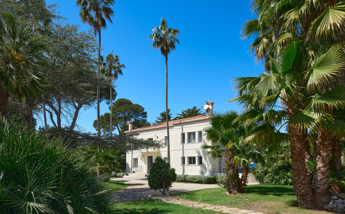 Belle Époque villa Cap d’Antibes sea view For Rent