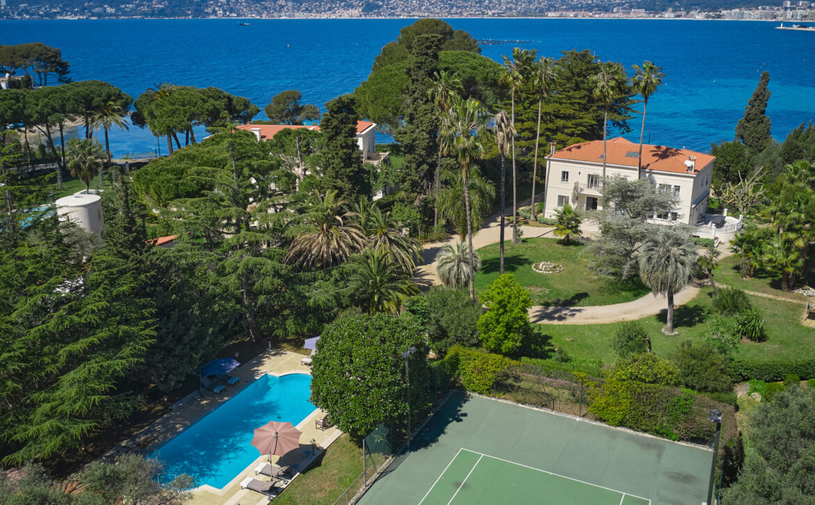 Belle Époque villa Cap d’Antibes sea view For Rent