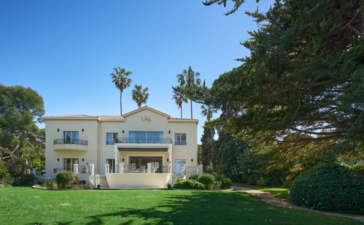 Belle Époque villa Cap d’Antibes sea view For Rent