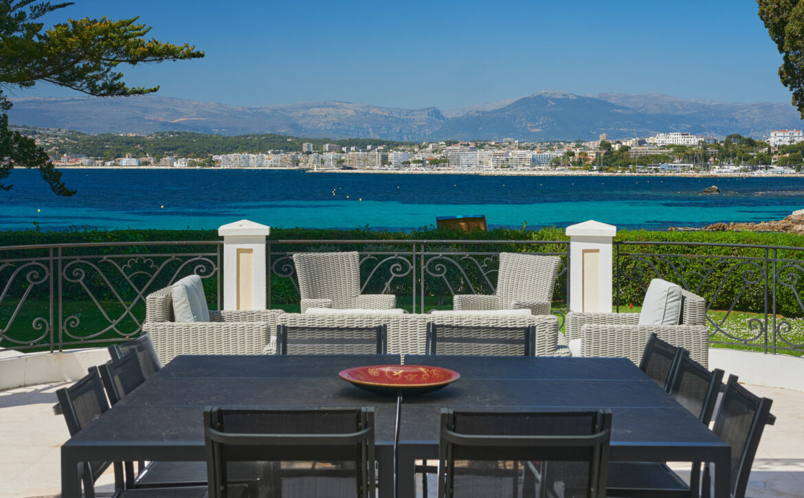Belle Époque villa Cap d’Antibes sea view For Rent