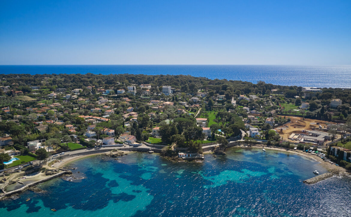 Belle Époque villa Cap d’Antibes sea view For Rent