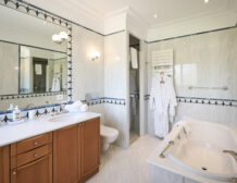 Belle Époque villa Cap d’Antibes sea view For Rent