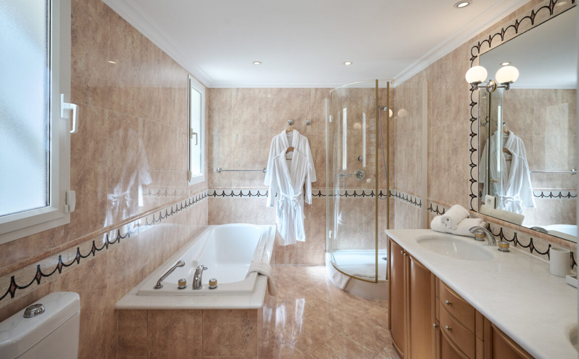 Belle Époque villa Cap d’Antibes sea view For Rent