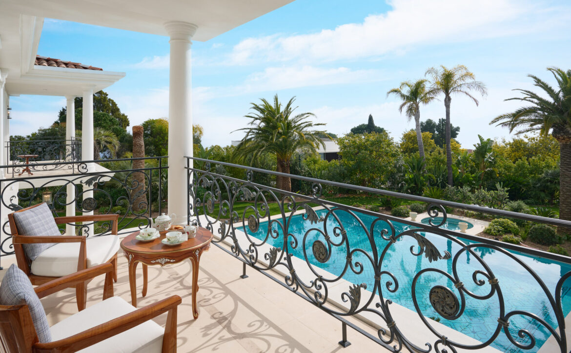 Belle Époque villa with tennis court in Cannes For Rent
