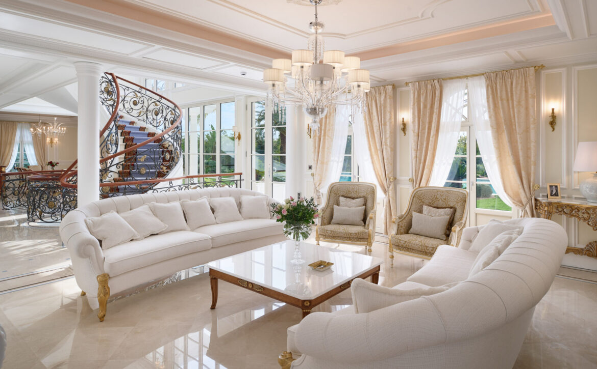 Belle Époque villa with tennis court in Cannes For Rent