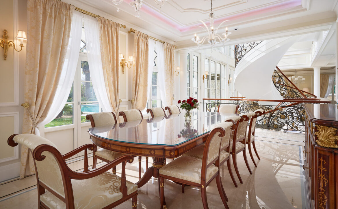 Belle Époque villa with tennis court in Cannes For Rent