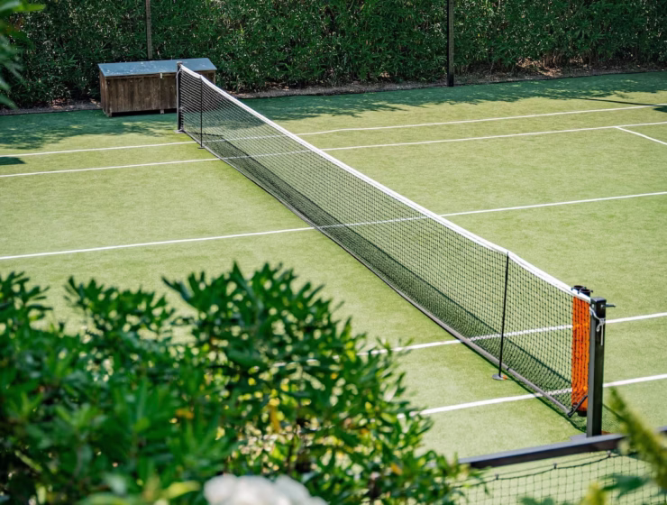 Saint-Tropez villa with tennis court and sea view for rent