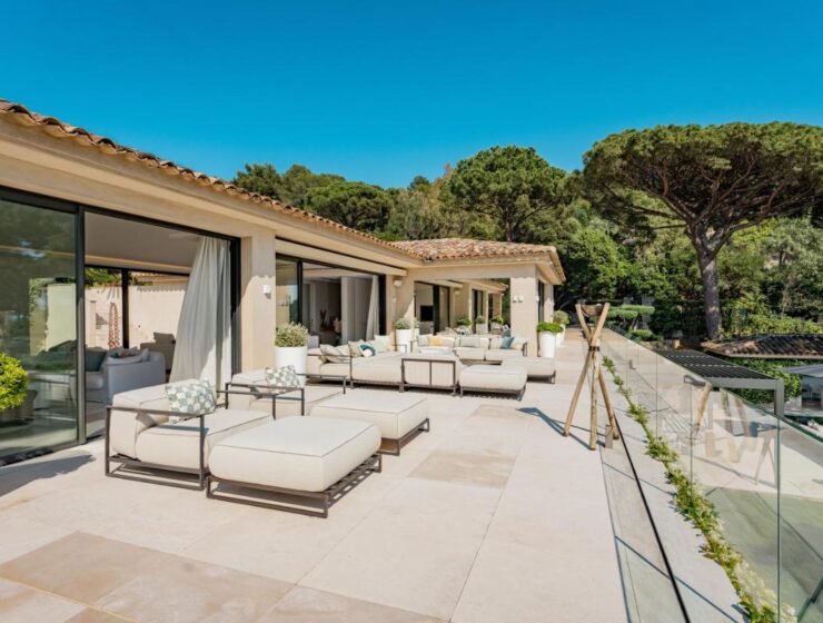 Saint-Tropez villa with tennis court and sea view for rent