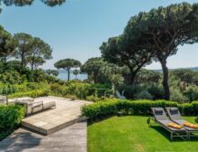 Saint-Tropez villa with tennis court and sea view for rent