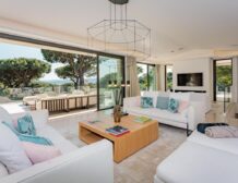 Saint-Tropez villa with tennis court and sea view for rent
