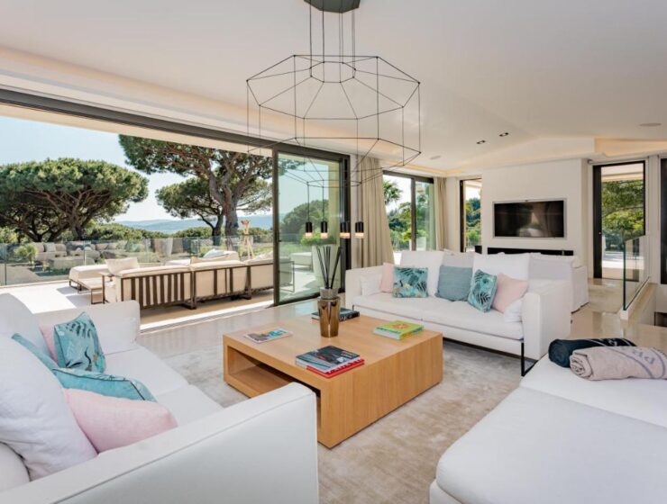 Saint-Tropez villa with tennis court and sea view for rent