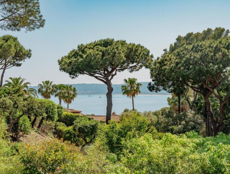 Saint-Tropez villa with tennis court and sea view for rent