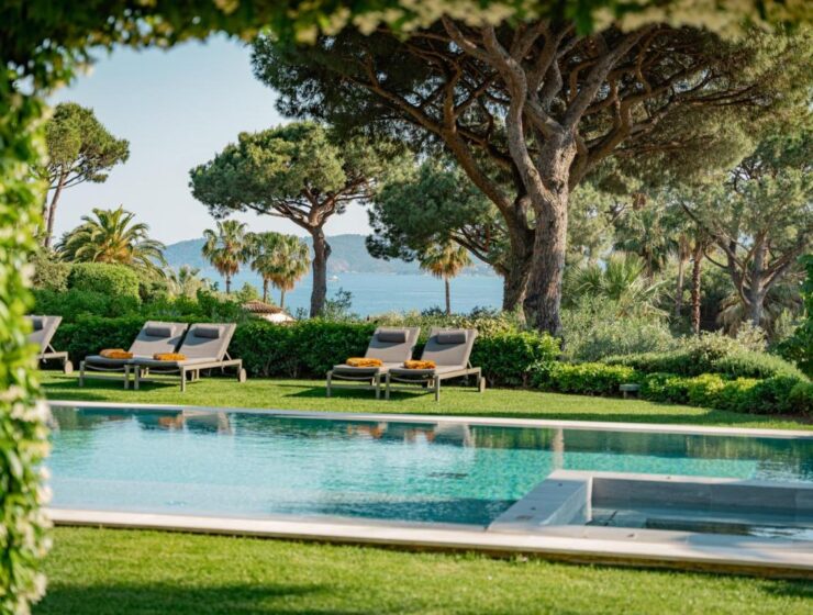 Saint-Tropez villa with tennis court and sea view for rent