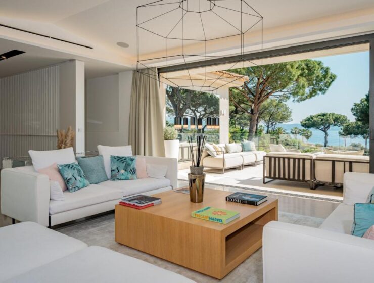 Saint-Tropez villa with tennis court and sea view for rent