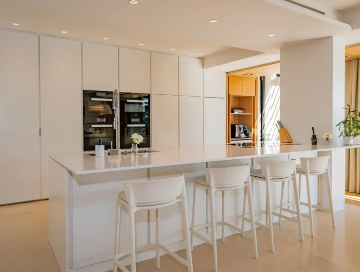 Saint-Tropez villa with tennis court and sea view for rent