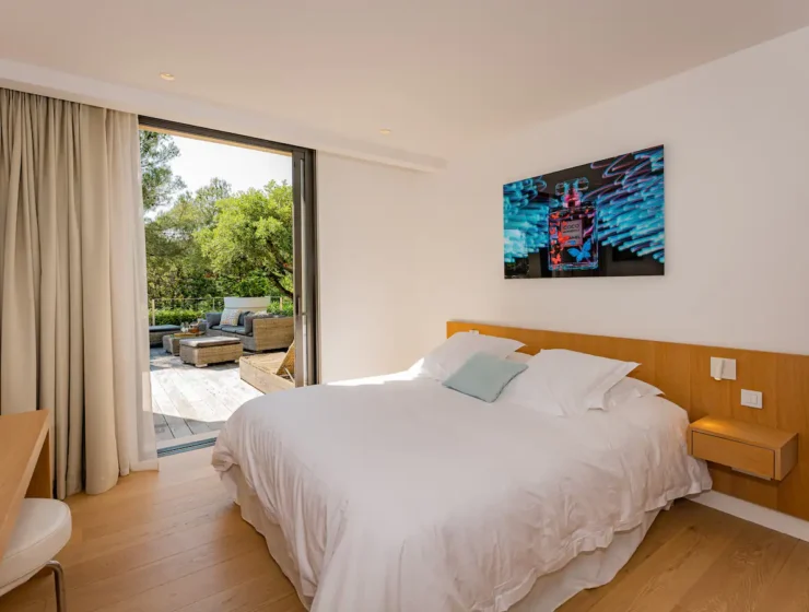 Saint-Tropez villa with tennis court and sea view for rent