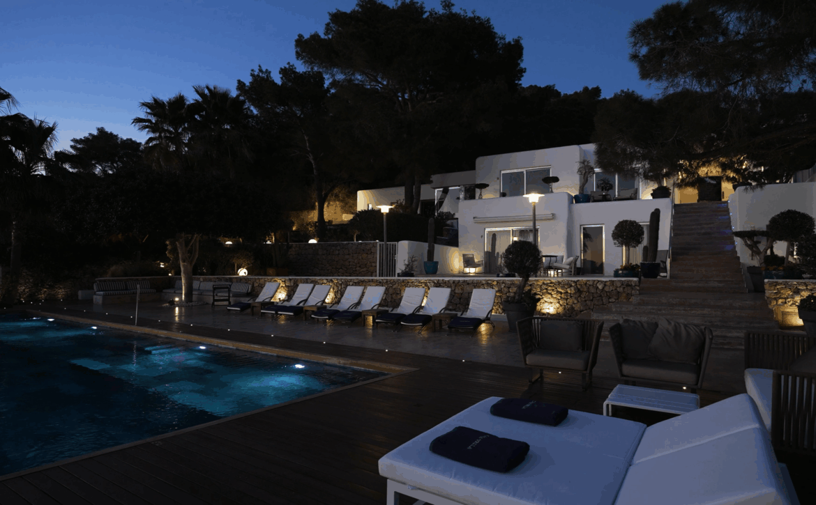 Luxury tennis villa in Ibiza with sea views