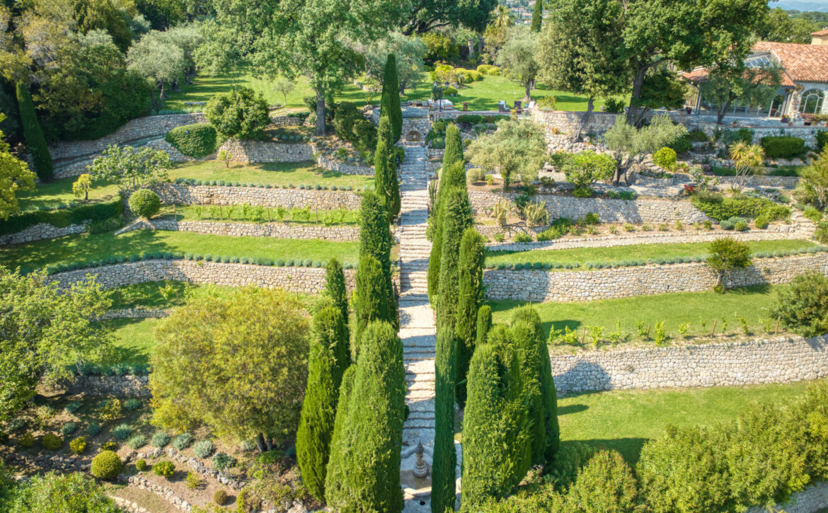 Luxury villa for sale in Mougins with sea views For Rent