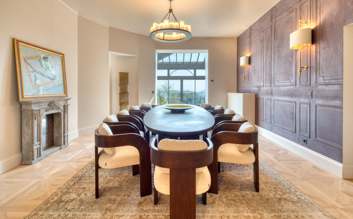 Luxury villa for sale in Mougins with sea views For Rent
