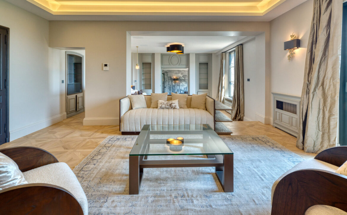 Luxury villa for sale in Mougins with sea views For Rent
