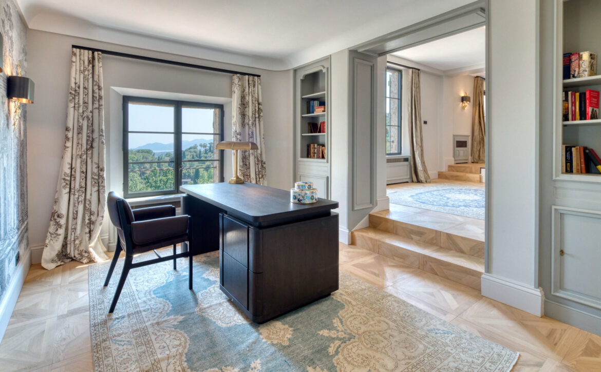 Luxury villa for sale in Mougins with sea views For Rent