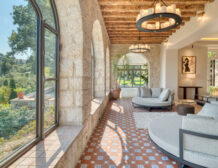 Luxury villa for sale in Mougins with sea views For Rent