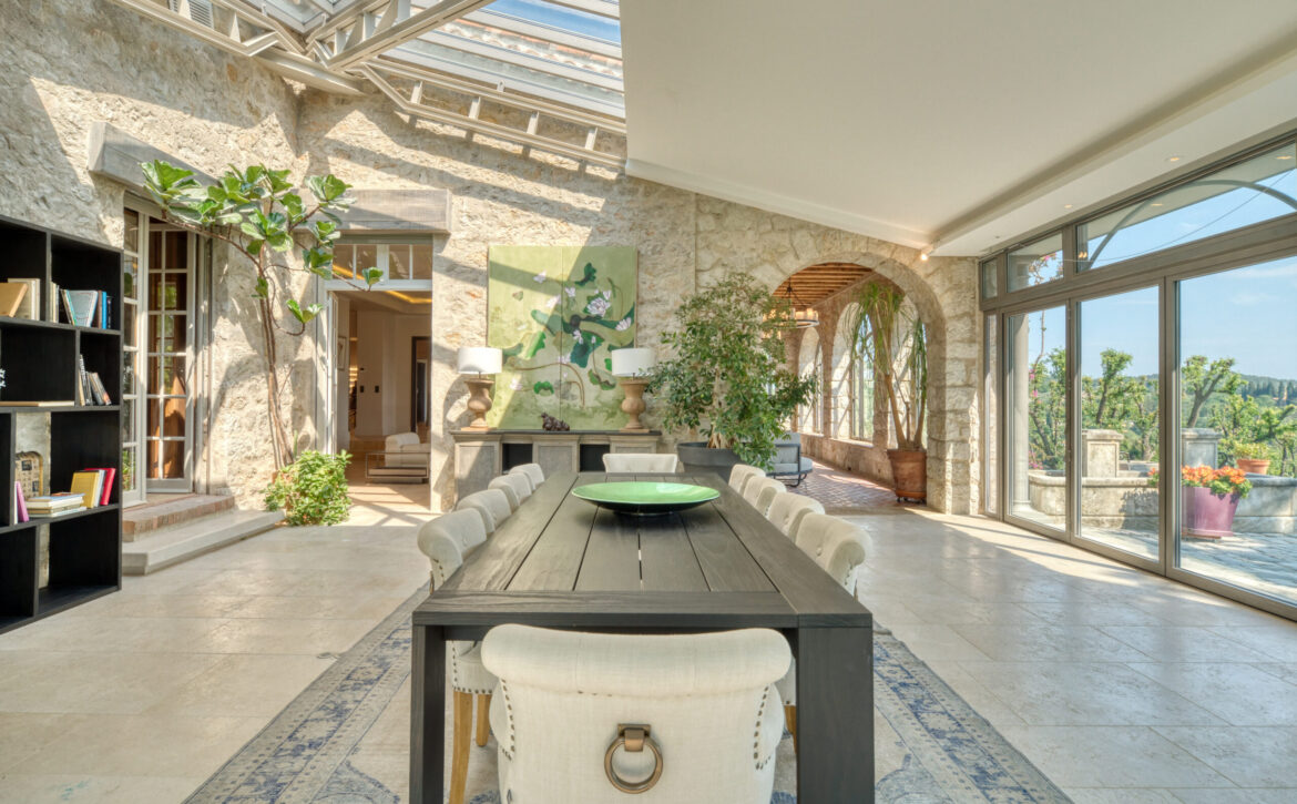 Luxury villa for sale in Mougins with sea views For Rent