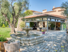 Luxury villa for sale in Mougins with sea views For Rent