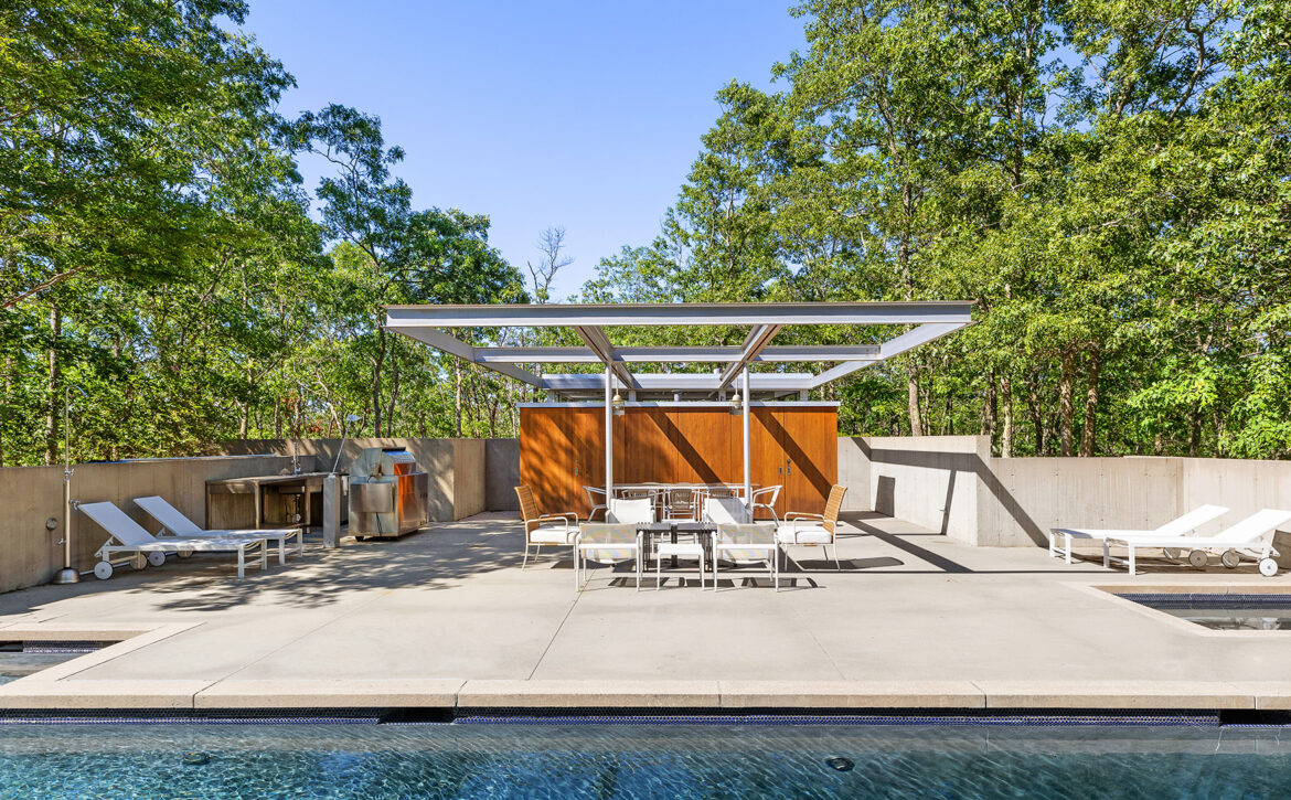 modern tennis estate in Water Mill