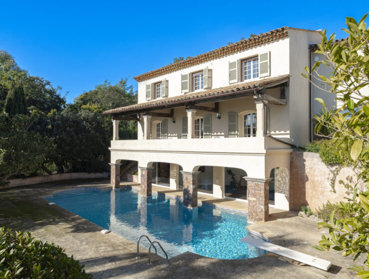 Luxury sea view villa with tennis court French Riviera for rent
