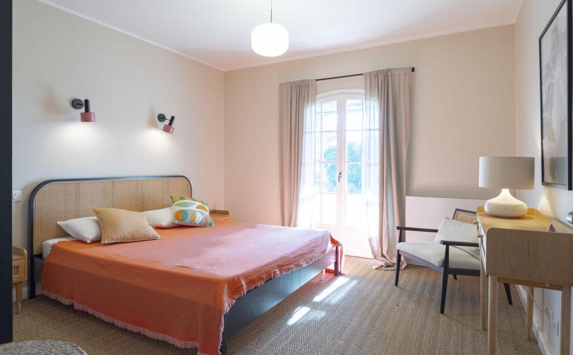 Luxury sea view villa with tennis court French Riviera for rent