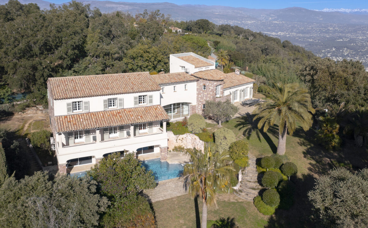 Luxury sea view villa with tennis court French Riviera for rent