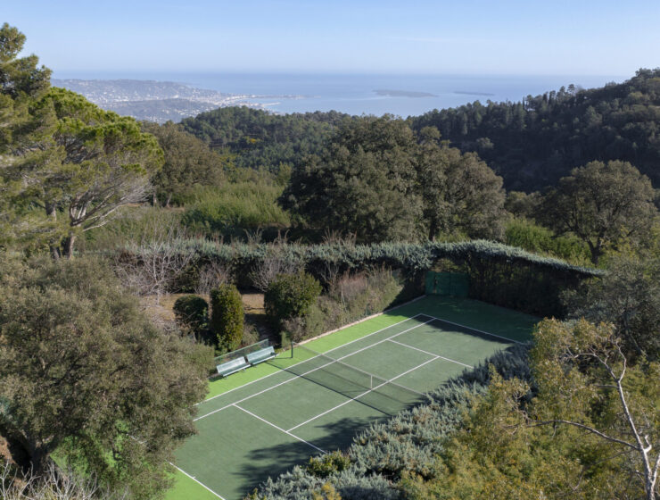 Luxury sea view villa with tennis court French Riviera for rent