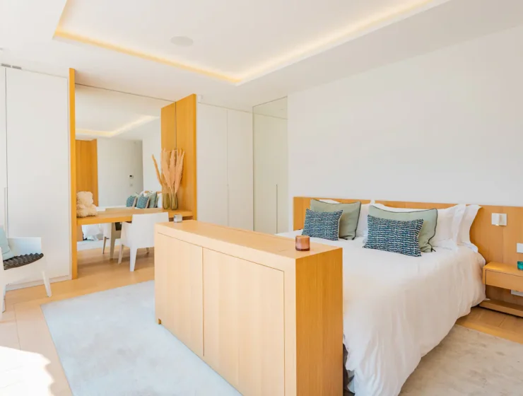 Saint-Tropez villa with tennis court and sea view for rent
