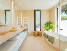 Saint-Tropez villa with tennis court and sea view for rent