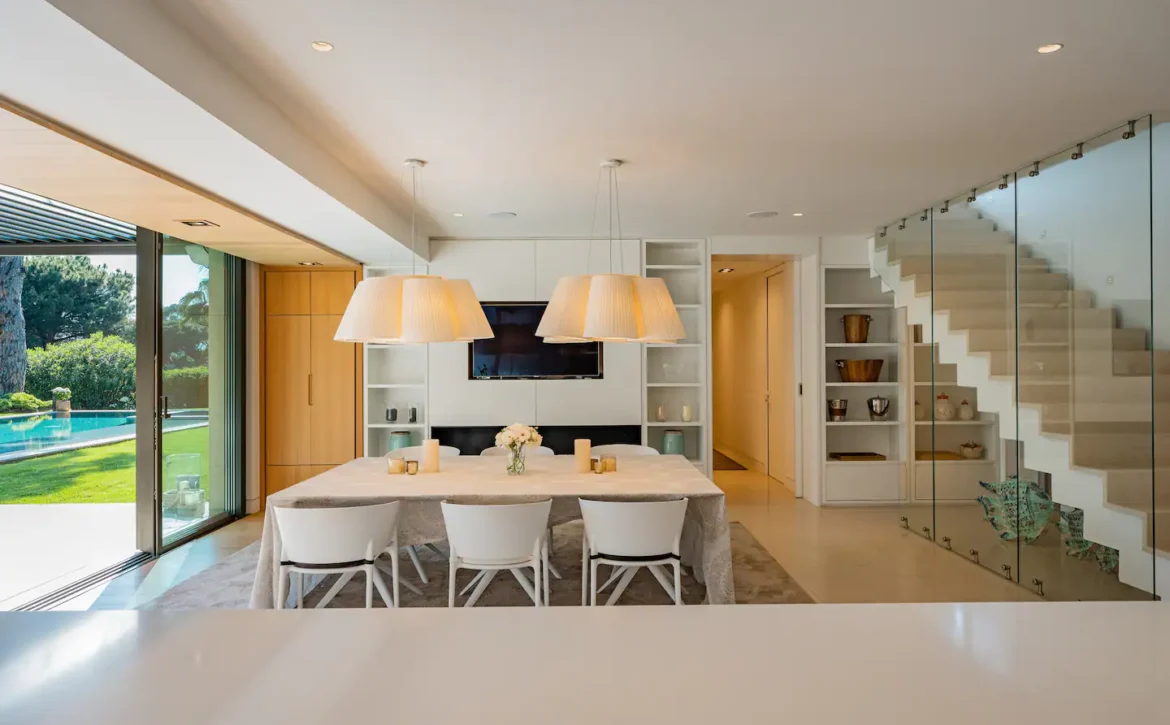 Saint-Tropez villa with tennis court and sea view for rent