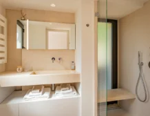 Saint-Tropez villa with tennis court and sea view for rent