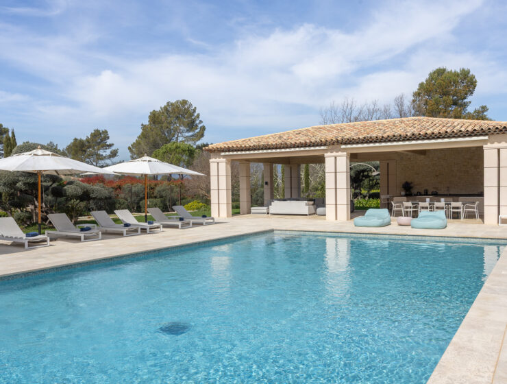Luxury tennis villa for rent in Terre Blanche Provence