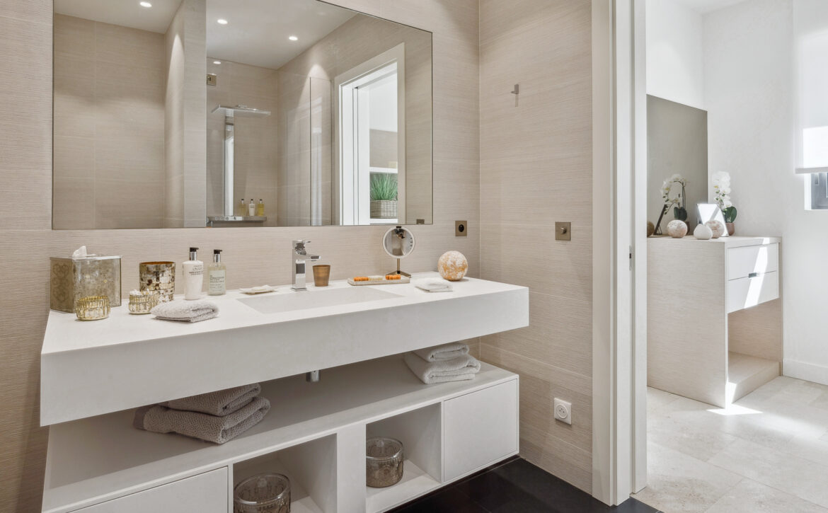 Luxury tennis villa for rent in Terre Blanche Provence
