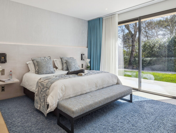 Luxury tennis villa for rent in Terre Blanche Provence