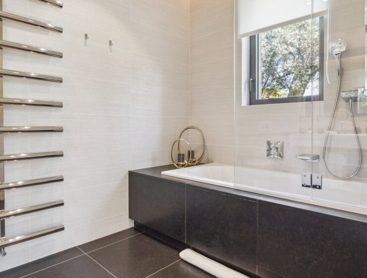 Luxury tennis villa for rent in Terre Blanche Provence