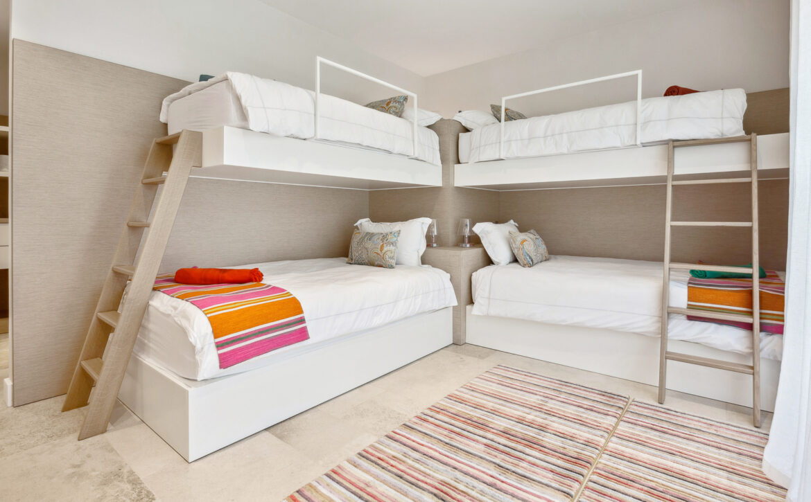 Luxury tennis villa for rent in Terre Blanche Provence