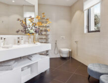 Luxury tennis villa for rent in Terre Blanche Provence