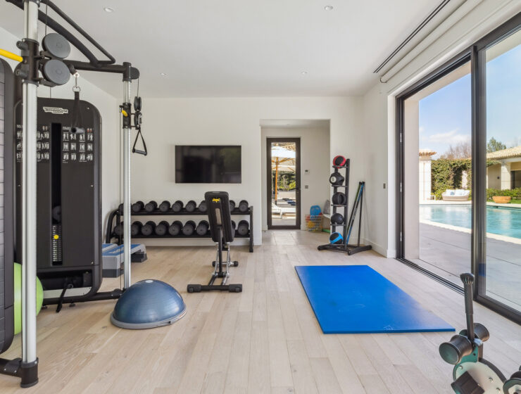 Luxury tennis villa for rent in Terre Blanche Provence