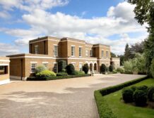 Hollow Lane House with tennis court and spa