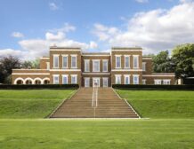 Hollow Lane House with tennis court and spa