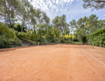 Mougins luxury villa with private tennis court