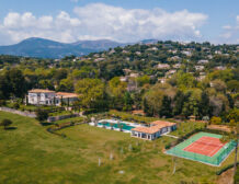 Saint Paul de Vence estate with tennis court