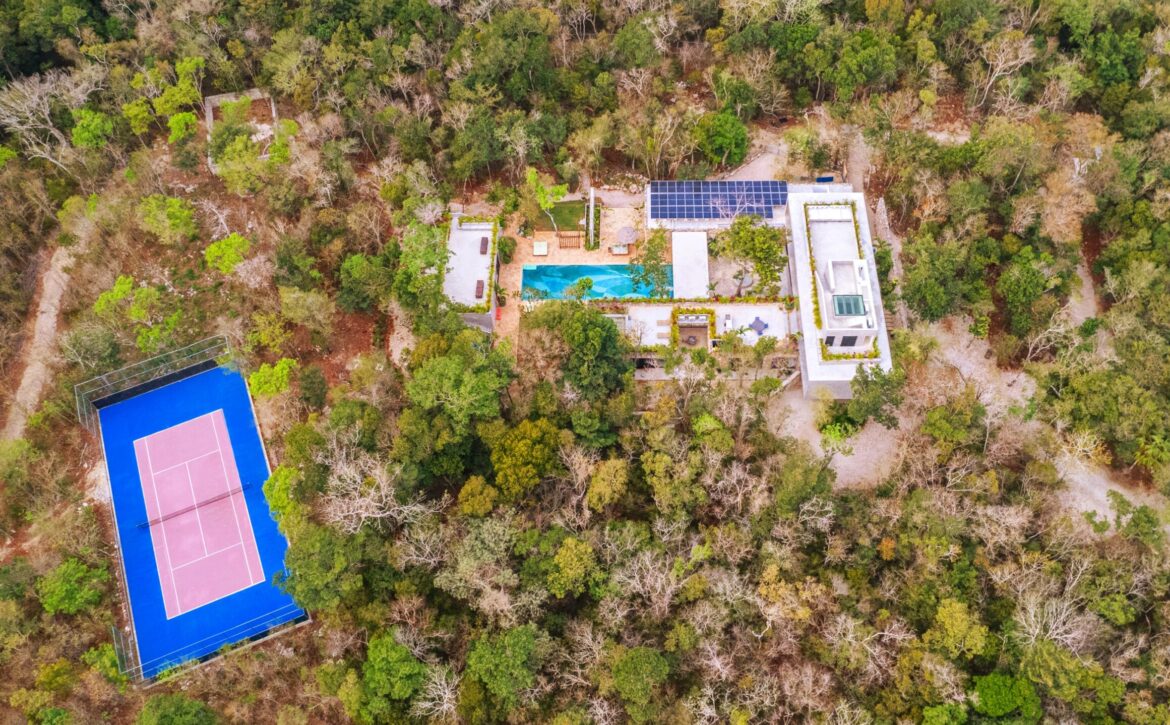 asa Xolo Luxury Tennis Property
